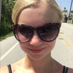 Meet your Posher, Lydia